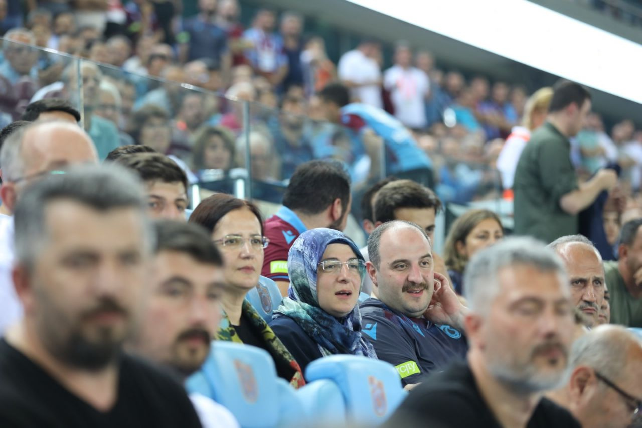 Varank ve Turan Trabzonspor tribününde