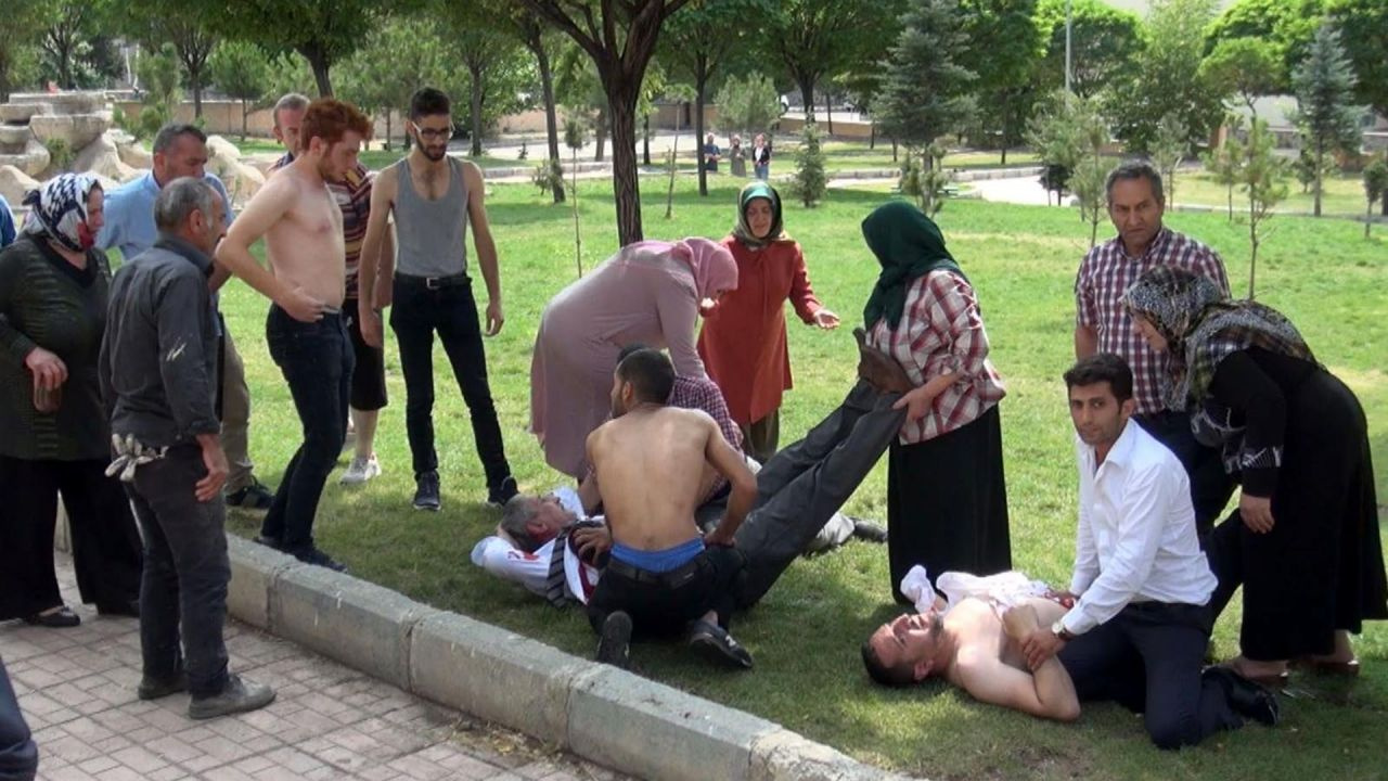 Erzurum'da bahşiş zarfı kavgasında 4 kişi bıçaklandı