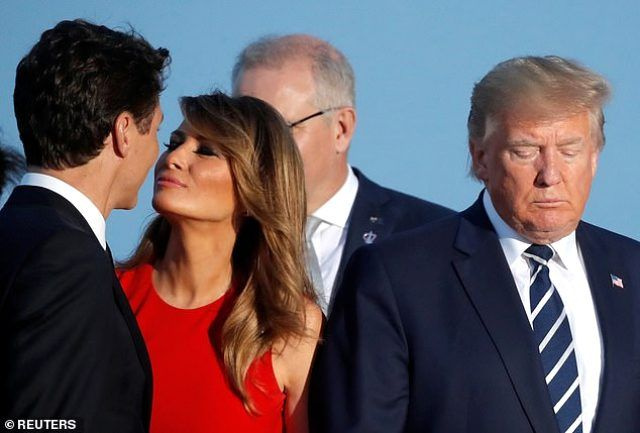 Macron'un eşinin Trump'ı öpmesi G-7 zirvesine damga vuran kareler