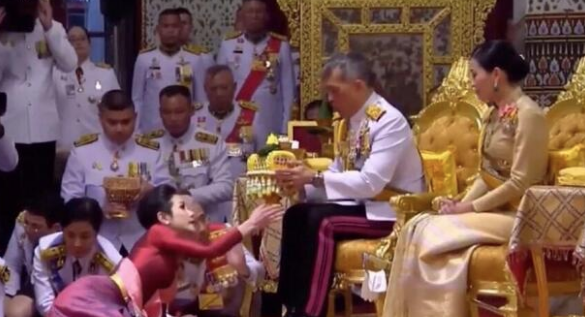 Tayland Kralı "resmi sevgilisi" ilan etmişti! Fotoğraflarını ilk kez yayınladı