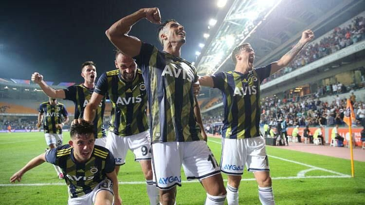 Fenerbahçe'de sürpriz ayrılık ve süper gelir