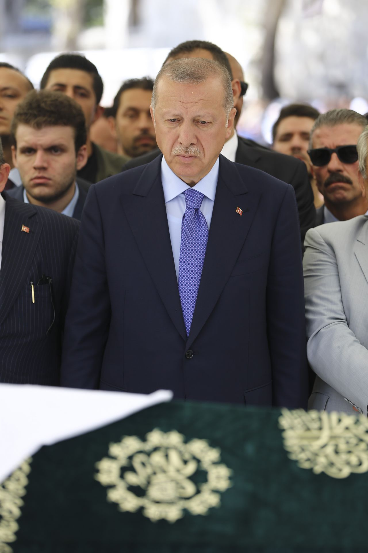 Ünlü yazar Şule Yüksel Şenler'e veda! Erdoğan bırakmak istemedi cenaze arabasıyla gitti