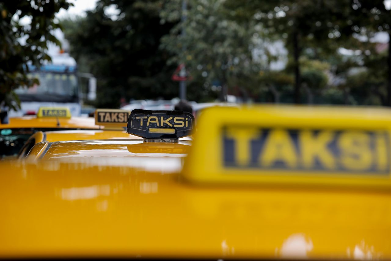 İstanbul'da yüzlerce taksici ayar kuyruğunda