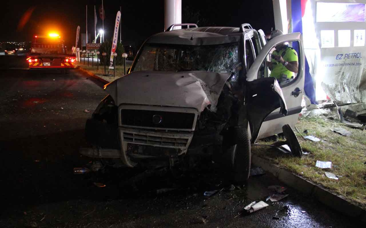 Hız göstergesi 190 Km’de takılı kaldı, 4 kişi yaralandı