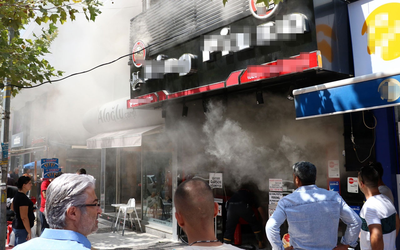 Manisa'da bir pizzacıda korkutan yangın