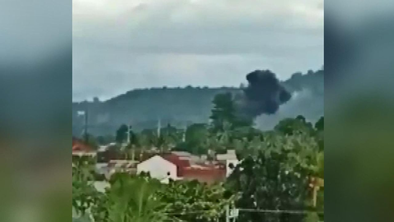 Filipinler'de küçük uçak düştü 7 ölü