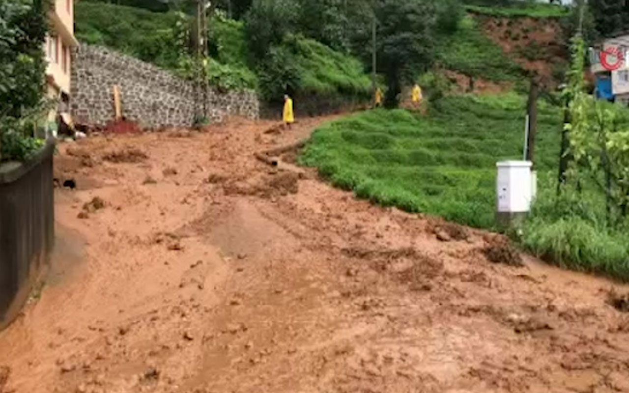 Rize’de şiddetli yağış nedeniyle istinat duvarı çöktü