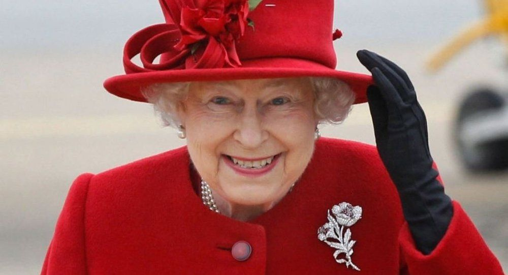 Kraliçe 2. Elizabeth kendisini tanımayan ABD'li turistleri işletmiş!