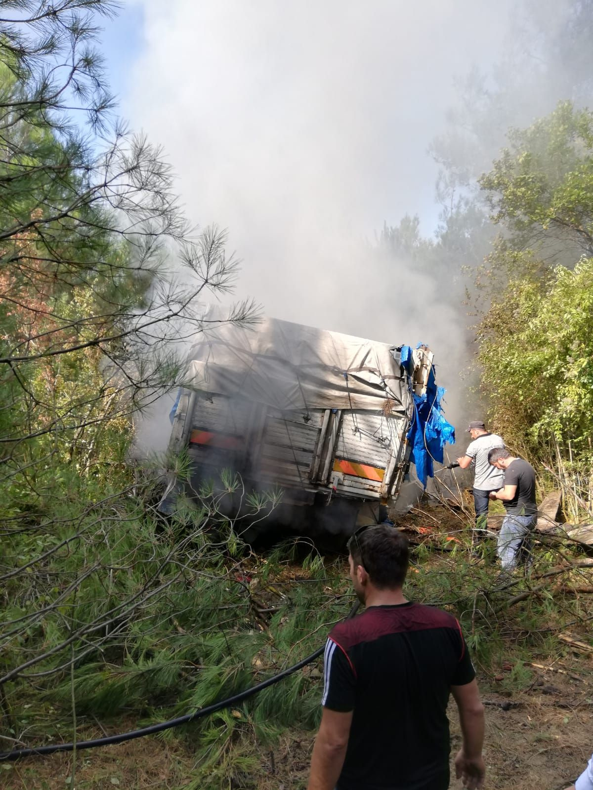 Kastamonu'da kamyon uçuruma yuvarlandı: 2 ölü