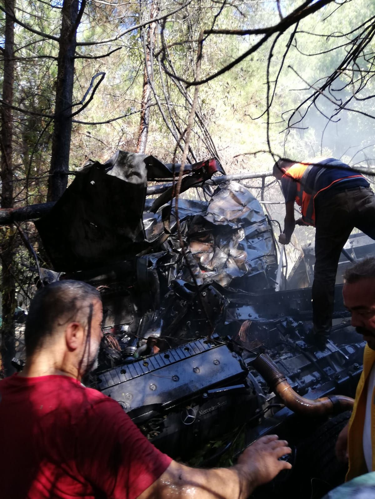 Kastamonu'da kamyon uçuruma yuvarlandı: 2 ölü