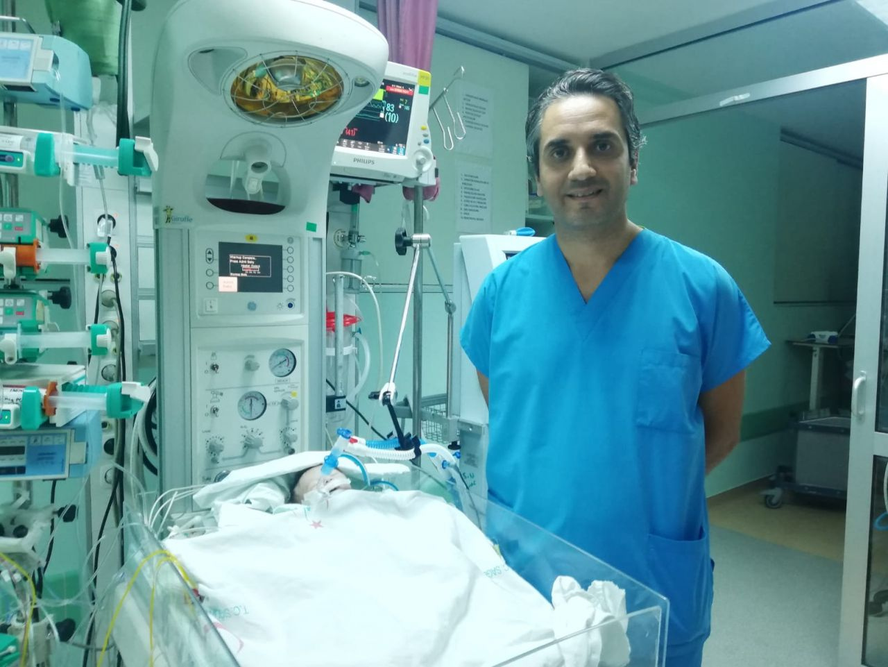 Ankara'da 12 günlük bebeğe yapay 3,5 milimetrelik yapay damar takıldı