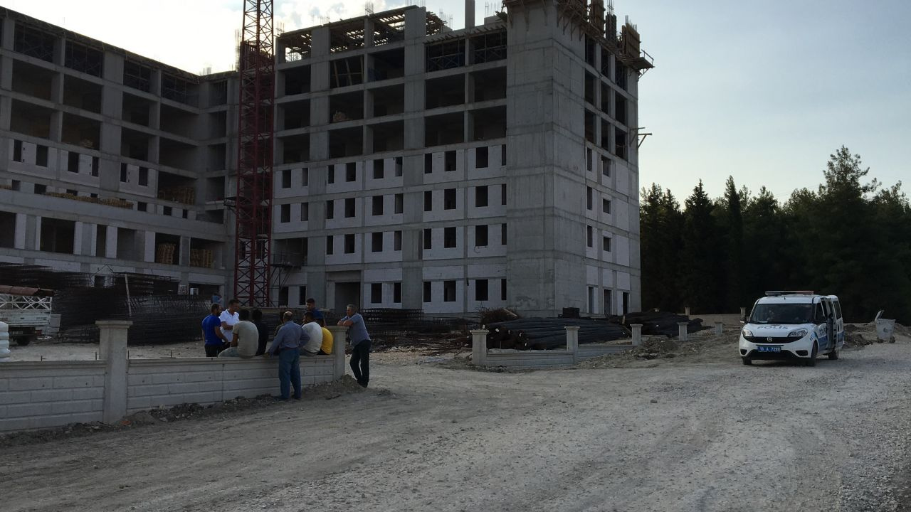 Bursa'da yurt inşaatında çalışan işçi 7'inci kattan düşerek hayatını kaybetti