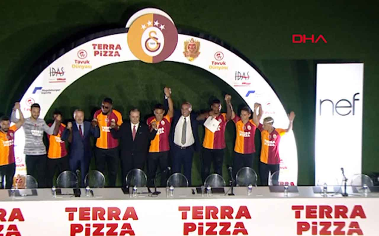 Galatasaray'dan imza şov