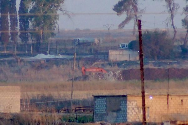 Fırat'ın doğusuna operasyon açıklaması sonrası YPG'li teröristler harekete geçti