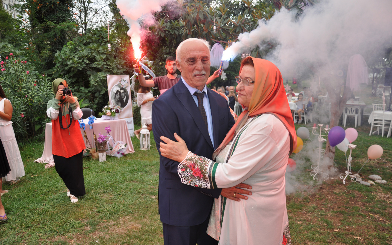 Trabzon'da 70'lik çifte rüya gibi 50'nci evlilik yıl dönümü kutlaması