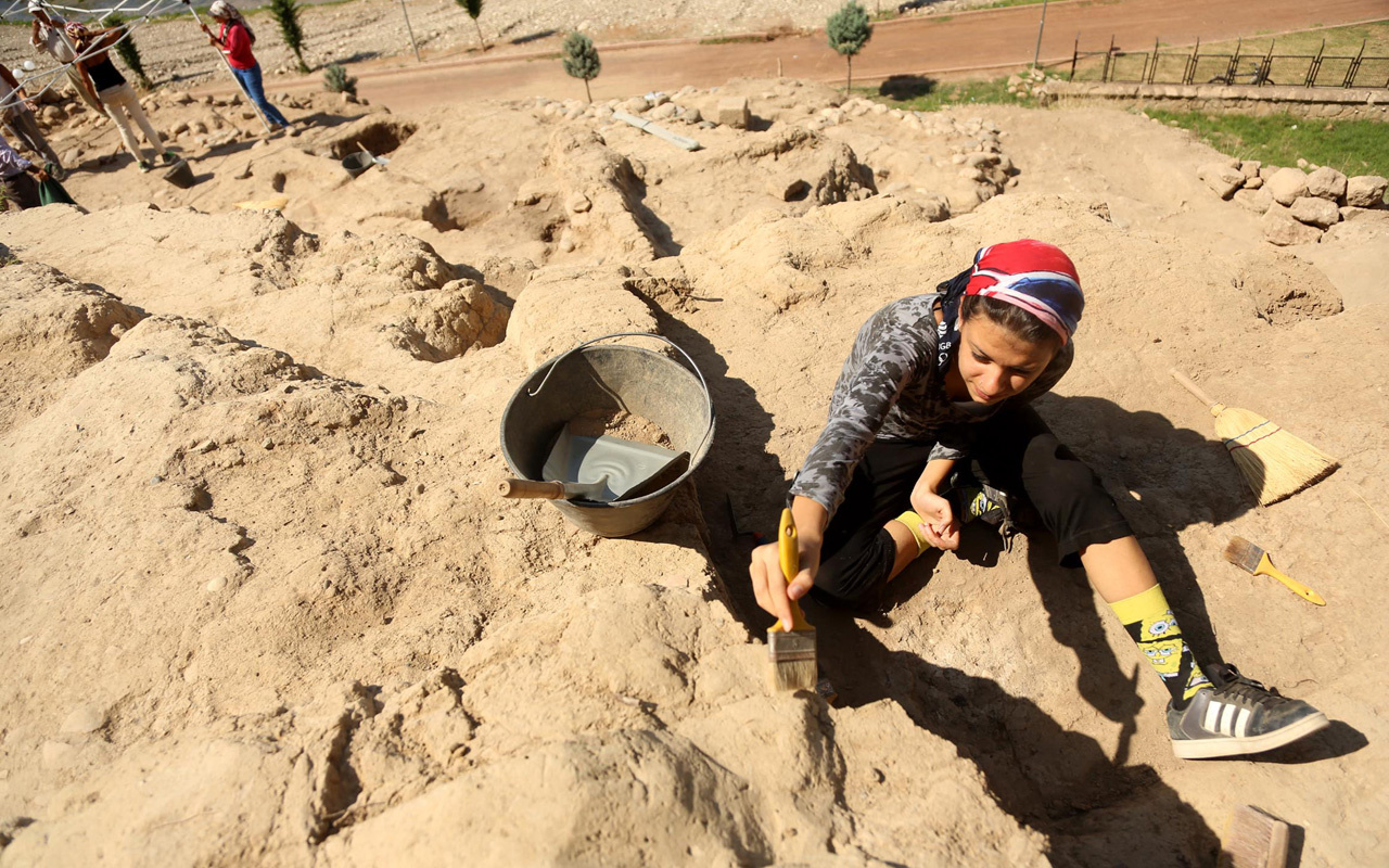 Mersin Yumuktepe Höyüğü'nde 6 bin 500 yıllık saray kalıntılarına ulaşıldı!