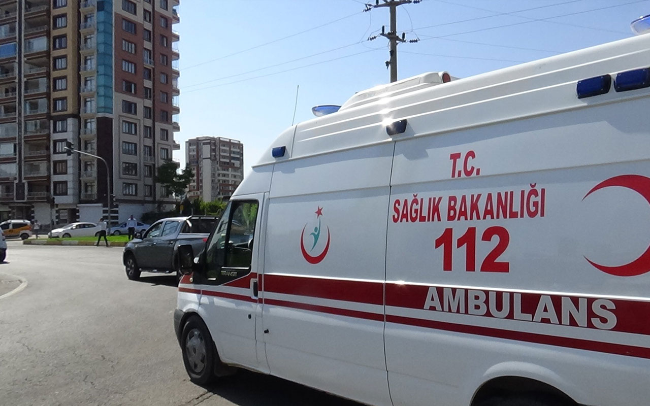 Diyarbakır’da otomobil ile yolcu minibüsü çarpıştı: 11 yaralı