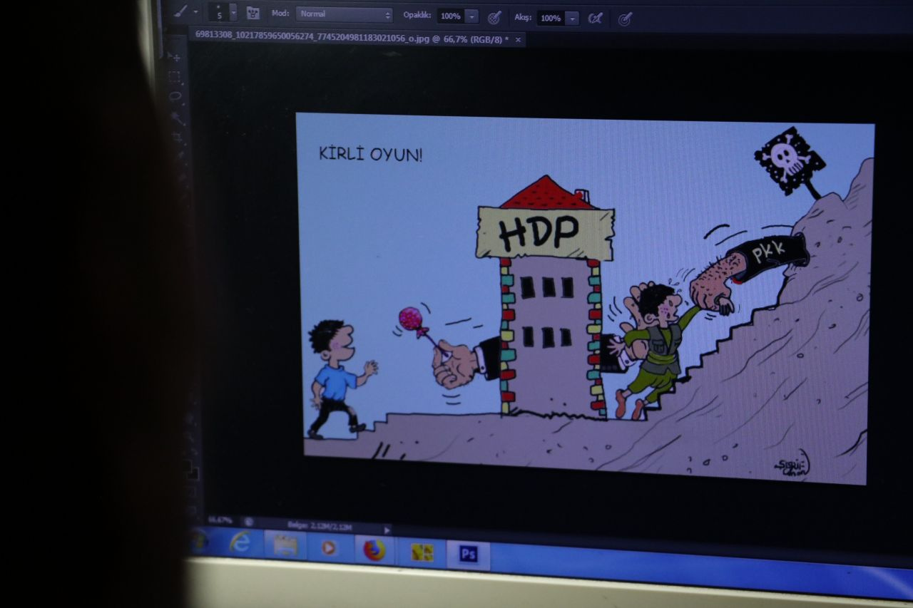 Ünlü karikatür sanatçısı HDP önünde eylem yapan annelere destek verdi