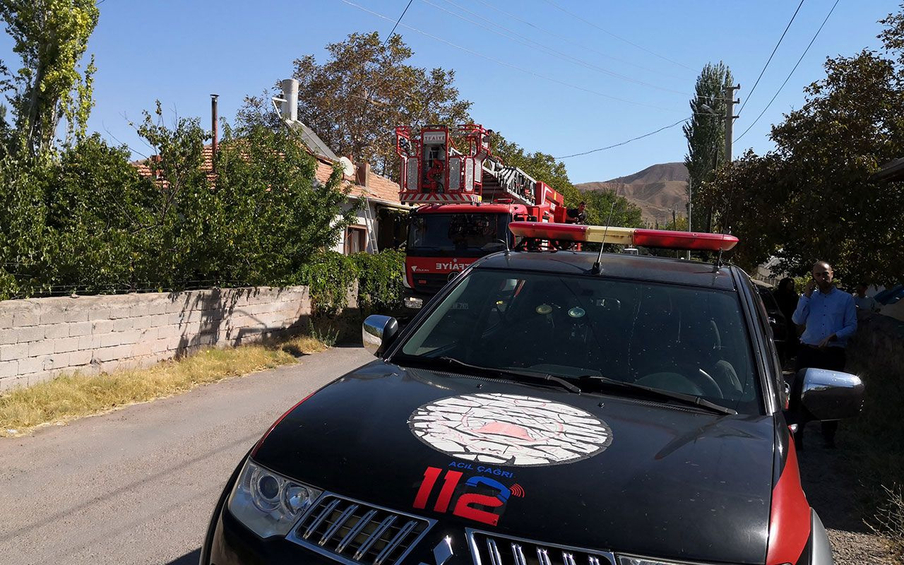 Aksaray'da ağaç budarken kafası ipe dolanan şahıs hayatını kaybetti