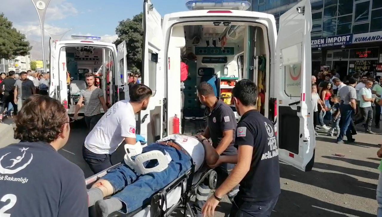 Erzincan’da iki motosiklet çarpıştı: 1 ölü 2 yaralı