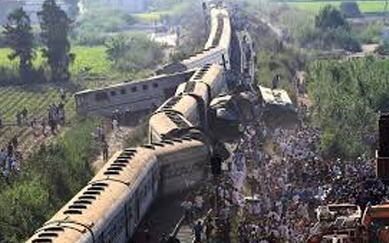Dünyayı sarsan tren kazası! En az 50 ölü var