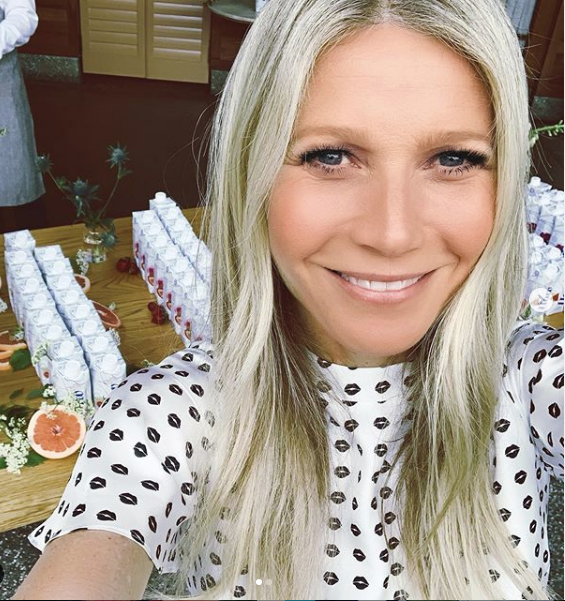 Gwyneth Paltrow çırılçıplak pozunu paylaştı sosyal medya ikiye bölündü