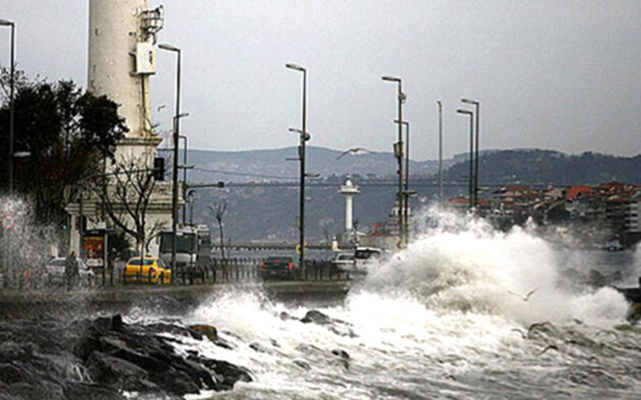 İstanbul'u fırtına vuracak: AKOM ekipleri alarm durumuna geçirdi! 26 il için kuvvetli yağış uyarısı