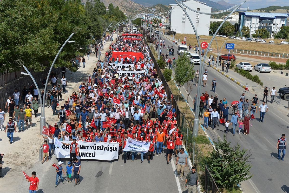 Tunceli vatandaşlar sokağa döküldü teröre lanet yürüyüşü