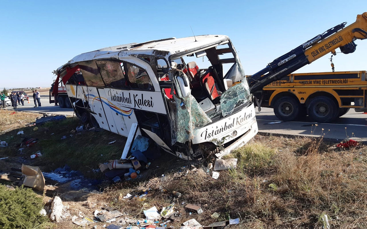 Afyonkarahisar'da yolcu otobüsü kazası! Ölü ve çok sayıda yaralı var