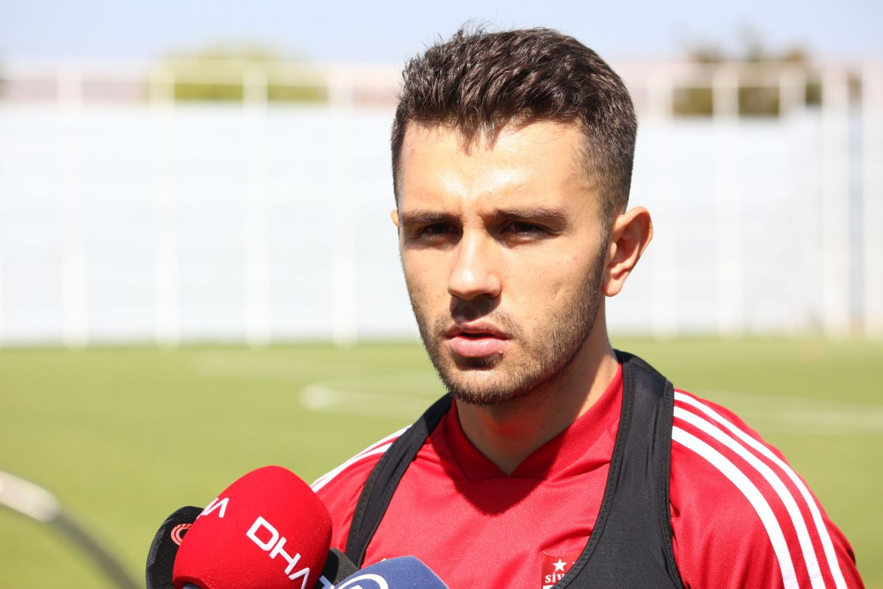 Emre Kılınç: Milli forma giyince heyecanlandım