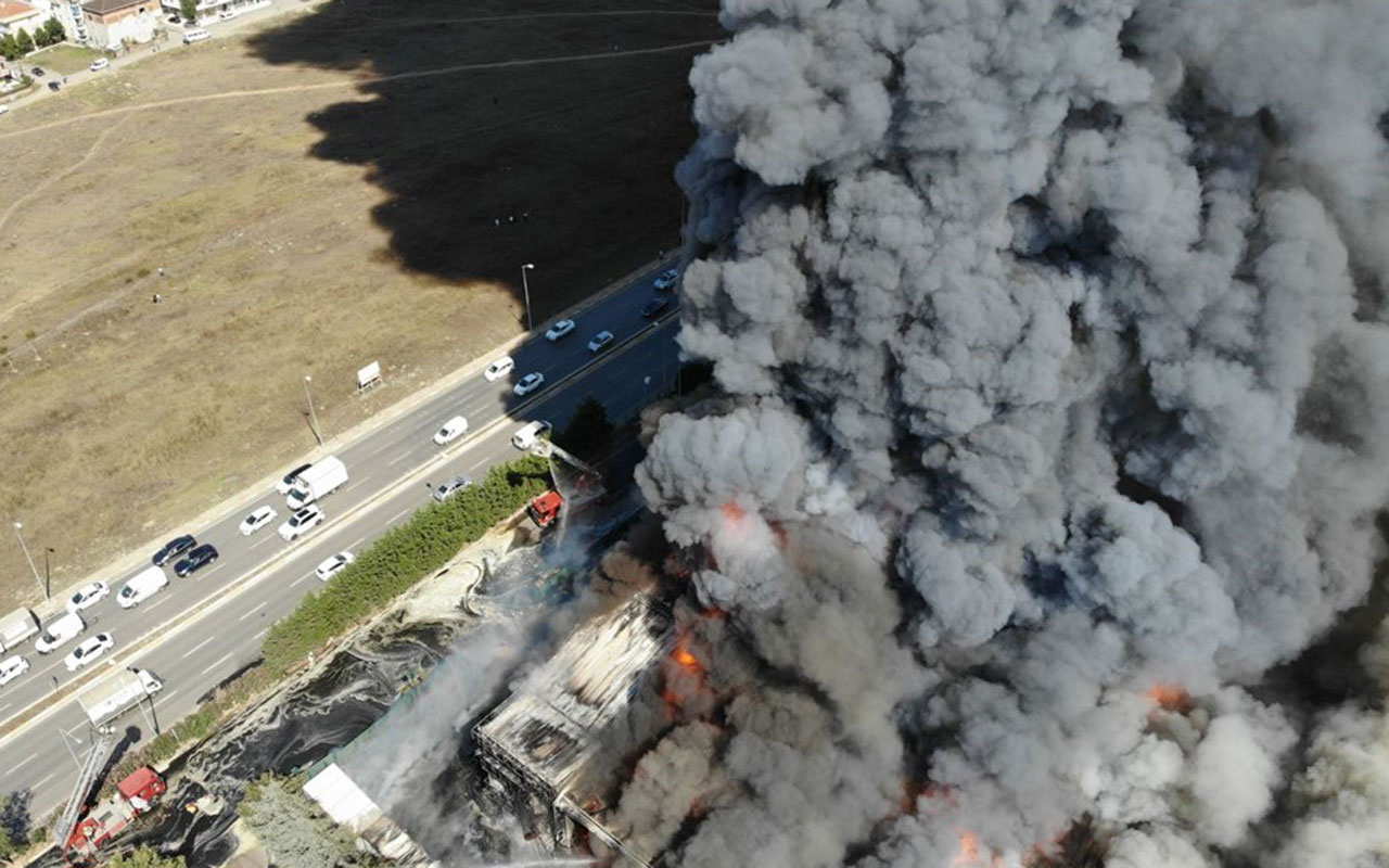 AFAD'dan Tuzla'daki fabrika yangının ilişkin açıklama