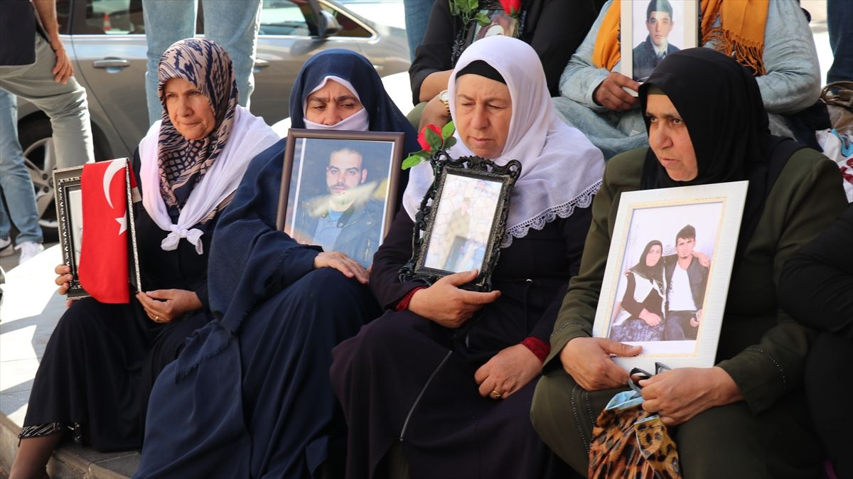 Diyarbakır'da HDP önünde 4 yıldır oğlu için mücadele eden babanın gözyaşları