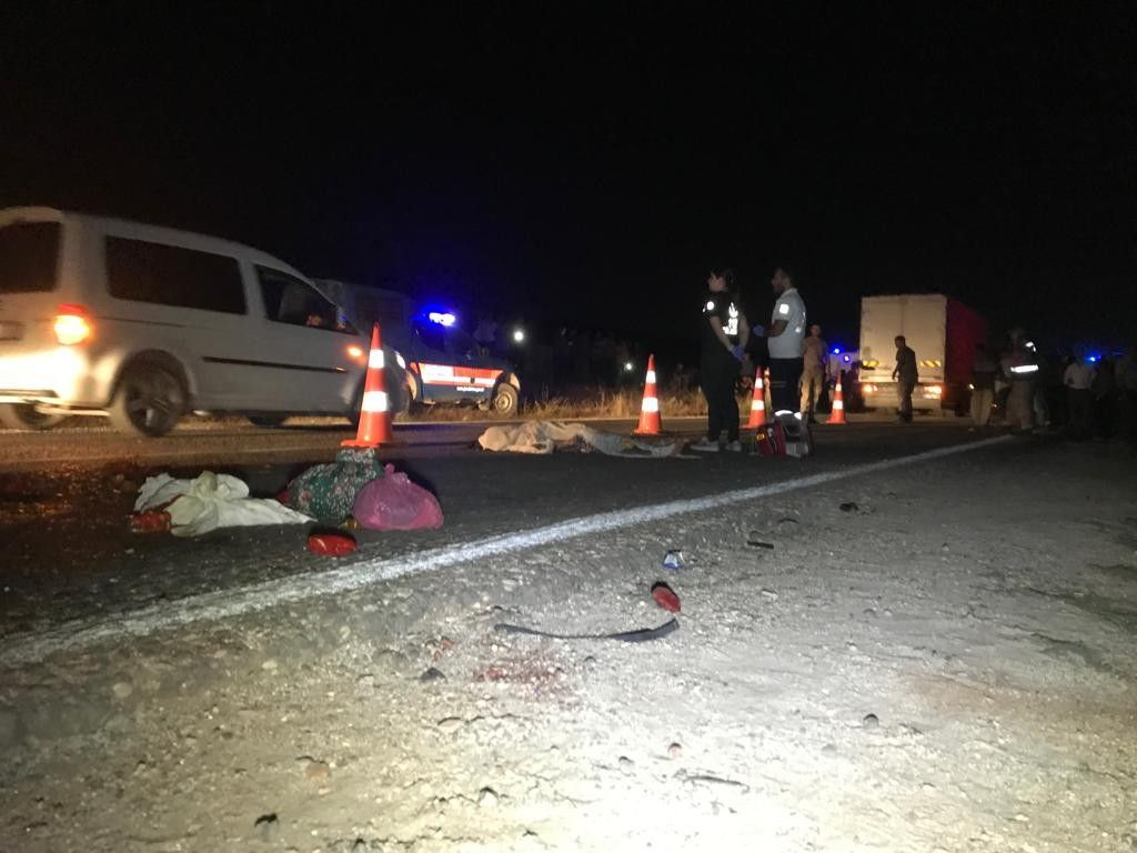 Gaziantep'te TIR ile traktör çarpıştı 1 ölü 7 yaralı