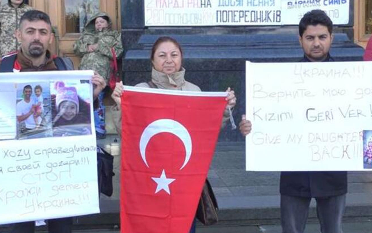 O ülkede Türk ailelerden Başkanlık binası önünde protesto