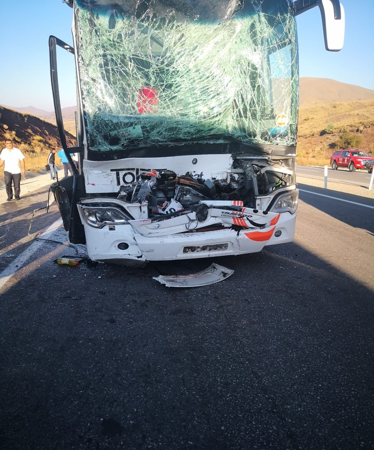 Erzurum'da korkunç trafik kazası! Tır ile otobüs çarpıştı 4'ü ağır 17 yaralı