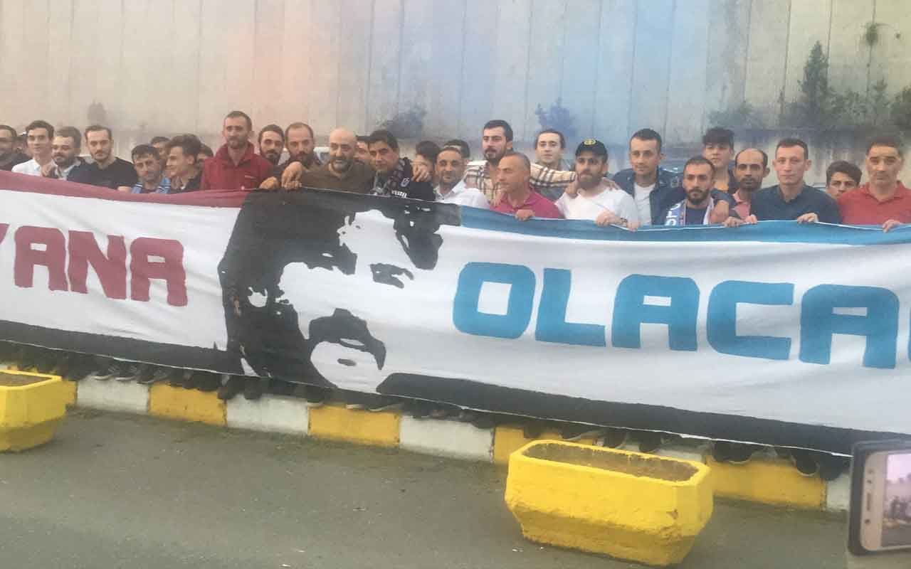 Trabzonspor'da taraftarlar Ünal Karaman'a destek verdi