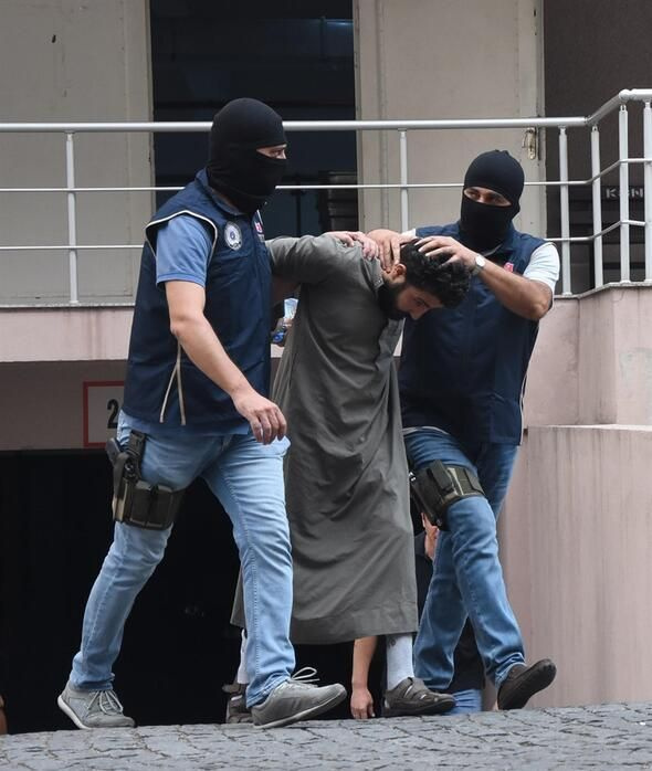 İzmir'de DEAŞ'ın infazcısına operasyon! Göçmen gruba karışarak yurda girmiş
