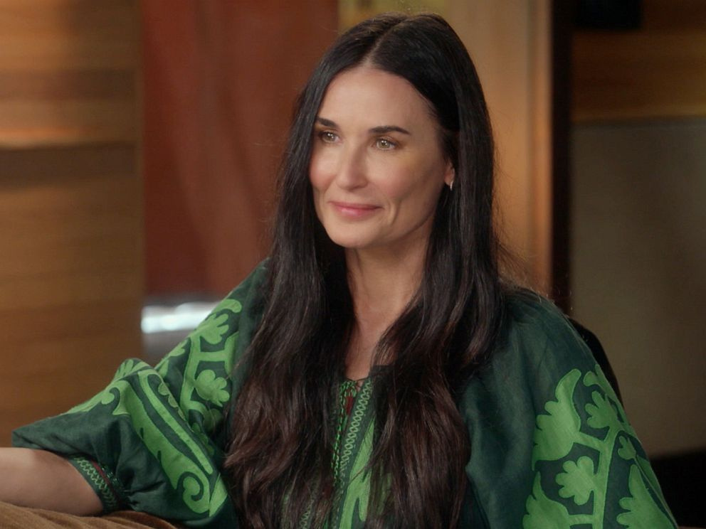 Demi Moore'un itirafı : Annem bana para karşılığı tecavüz ettirdi