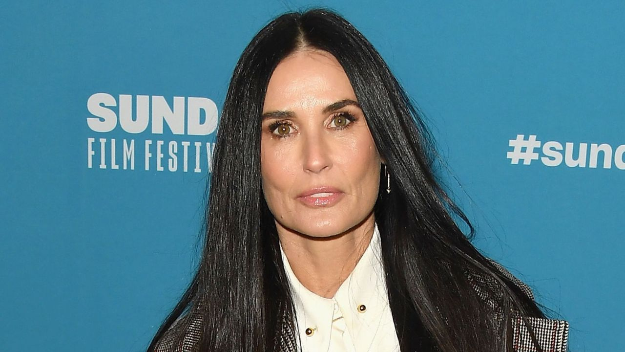 Demi Moore'un itirafı : Annem bana para karşılığı tecavüz ettirdi