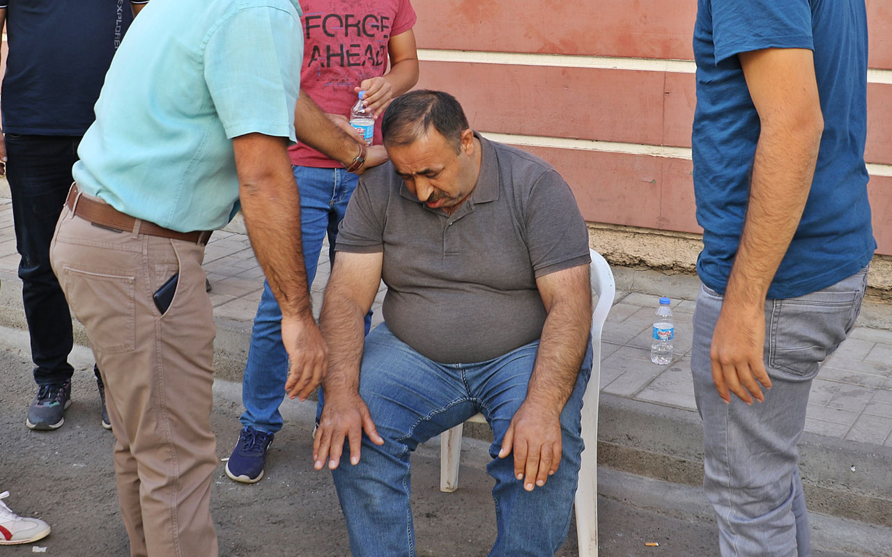 Diyarbakır'da eylem yapan aile oğlunun ölüm haberini HDP binası önünde aldı