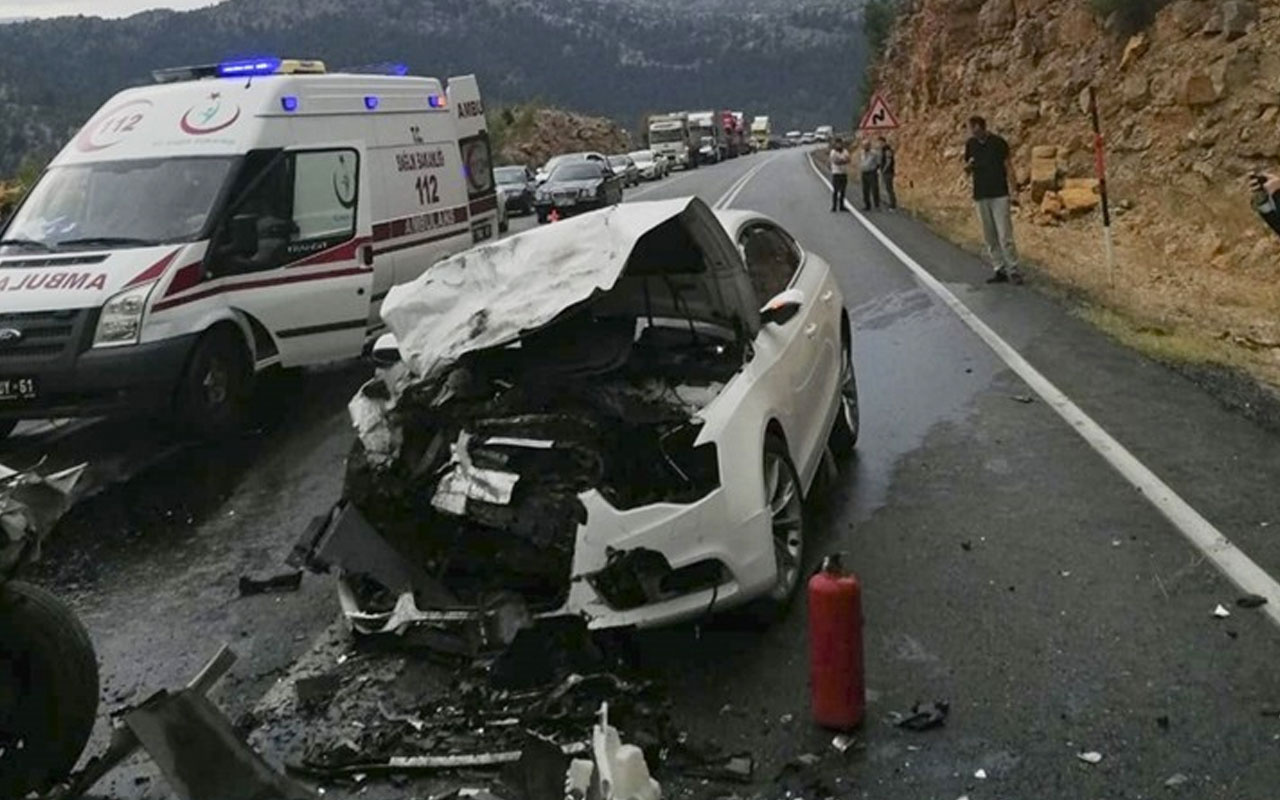 Antalya'da facia gibi kaza: 4 ölü 2 yaralı