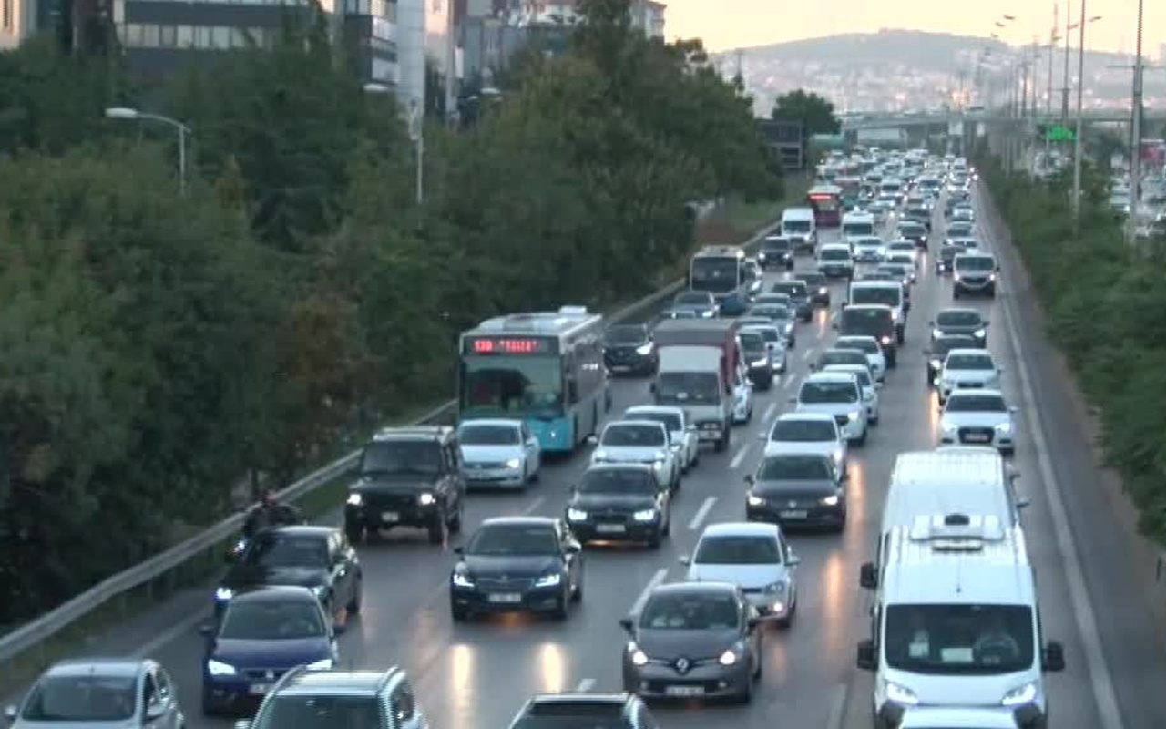 Depremin ardından İstanbul trafiğinde son durum