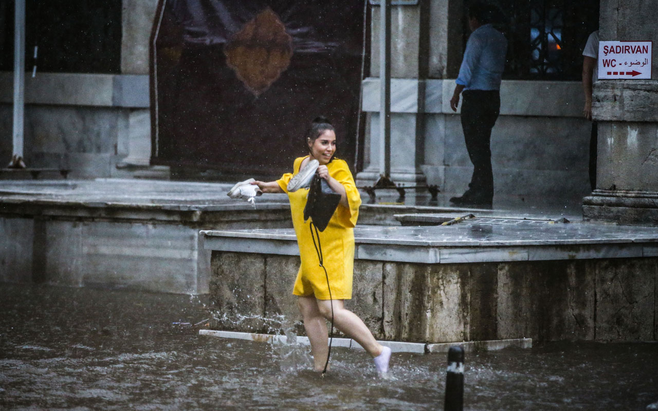 Meteoroloji'den son hava durumu tahmini: Yarın İstanbul'u sağanak vuracak