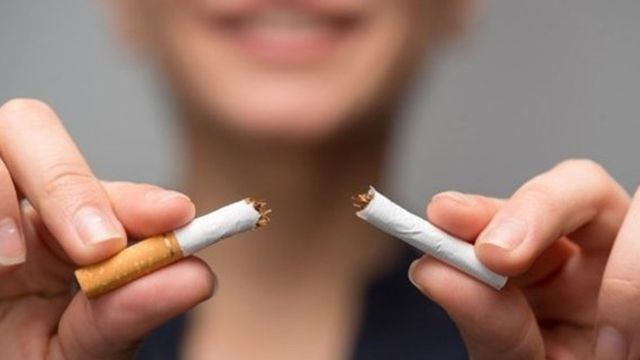 Rusya'da balkonda sigara içene para cezası
