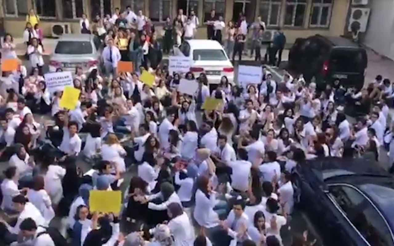 İstanbul Üniversitesi öğrencilerinden 'hasarlı bina' oturma eylemi