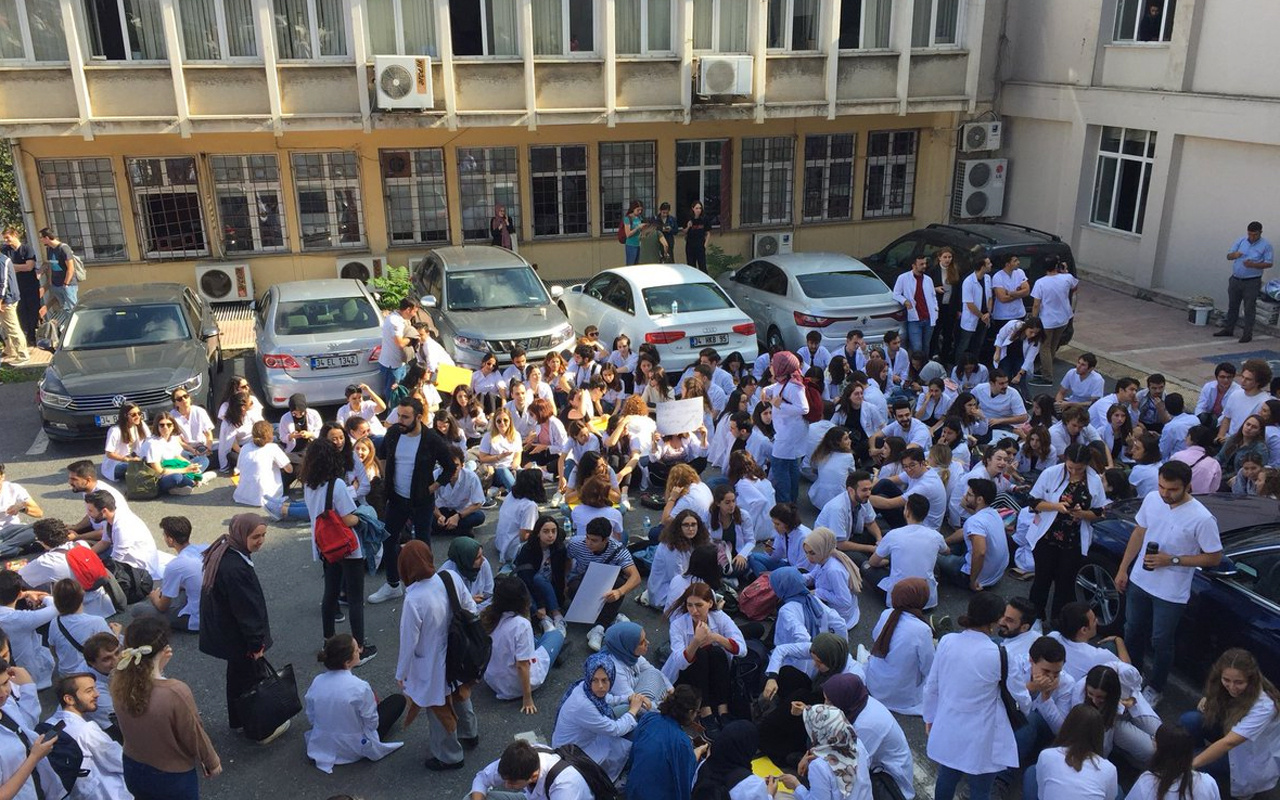 İstanbul Üniversitesi öğrencilerinden 'hasarlı bina' gerekçesiyle oturma eylemi