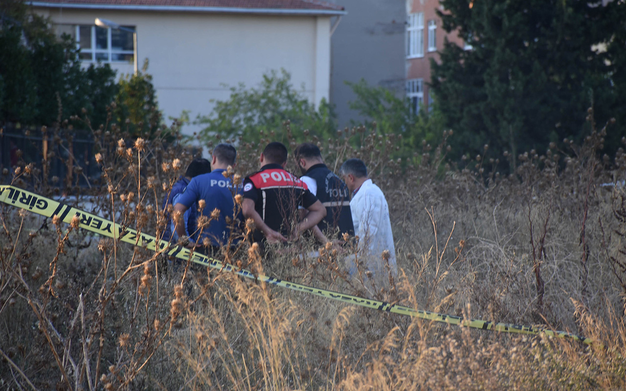 İstanbul Güngören'de okulun yanındaki boş arazide ceset bulundu
