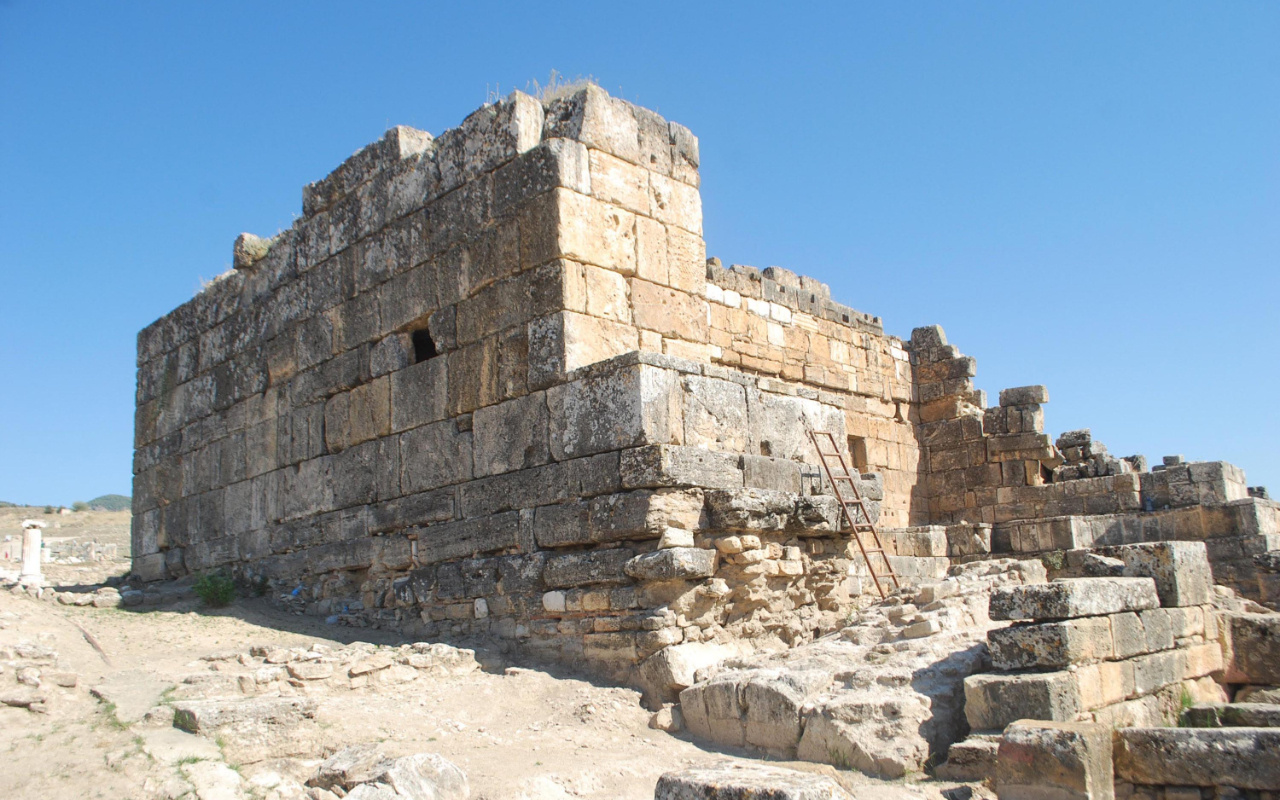 Romalılar Denizli'de 1800 yıl önce depreme karşı teknikler kullanmış