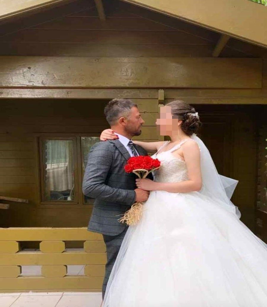 Boşanmadan başka bir kadınla düğün yapıp fotoğrafları sosyal medyada paylaştı