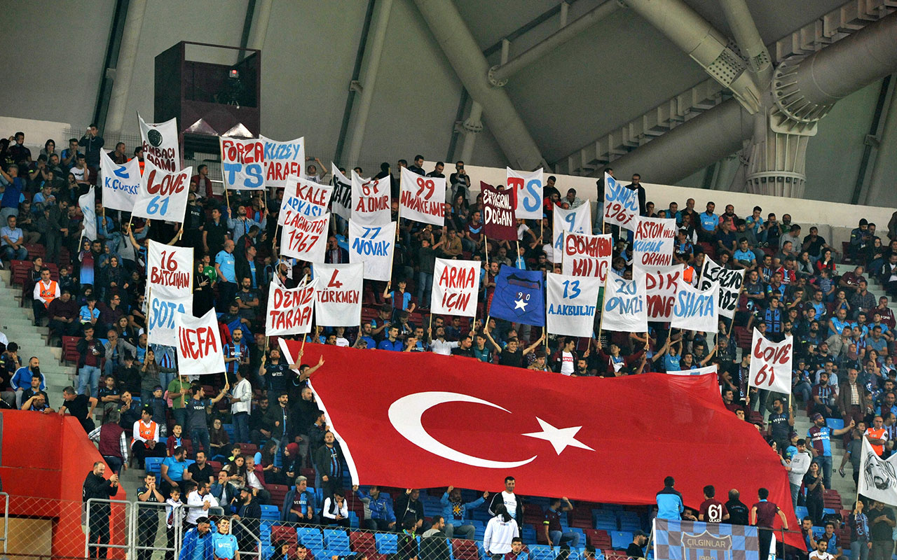 Trabzonspor Beşiktaş'ı dörtleri Tribünler bu şarkıyla inledi